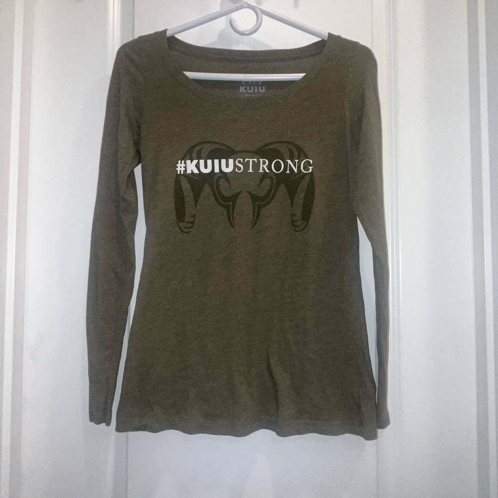 KUIU Women's ultralight hunting Olive Long Sleeve Top
